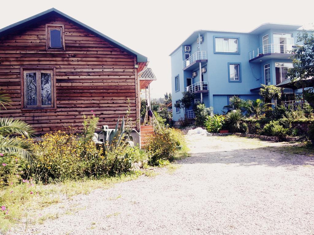 Wooden Cottage Makhinjauri Exterior photo