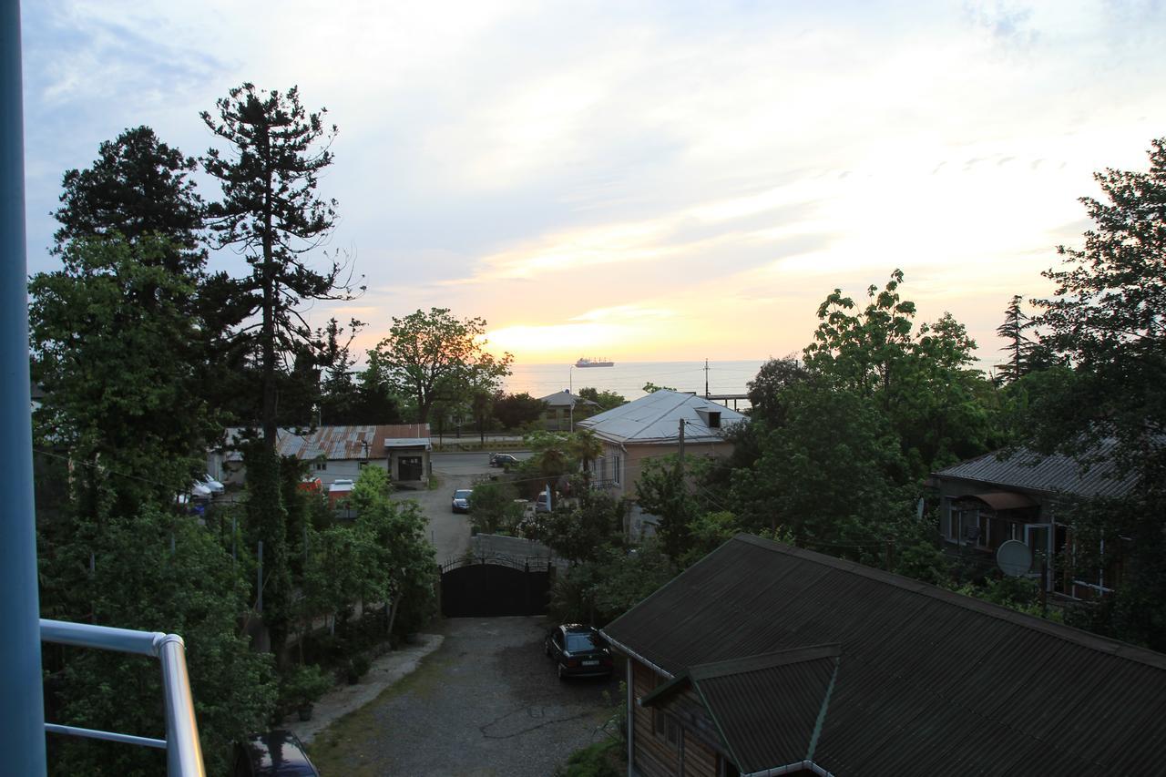 Wooden Cottage Makhinjauri Exterior photo